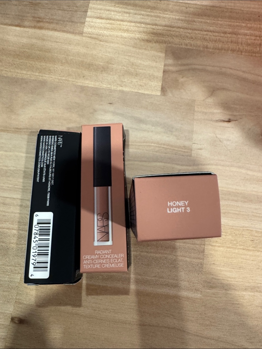 NARS Radiant Creamy Concealer - Honey Light 3 (Warm Tan)
